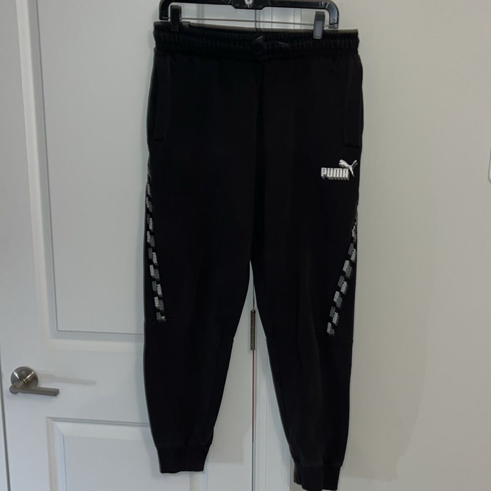 Black puma fleece 2 pocket tapered leg sweatpants pants 34-38 x 29 inseam L